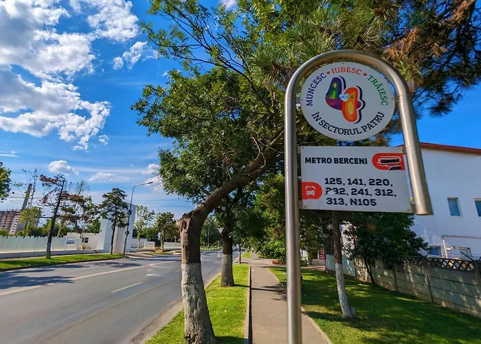 Aqua By Kristal Collection 公寓